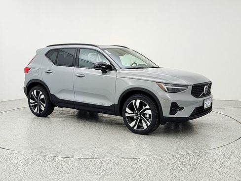 New 2026 Volvo XC40 B5 Plus w/ Climate Package AWD/4WD image 3