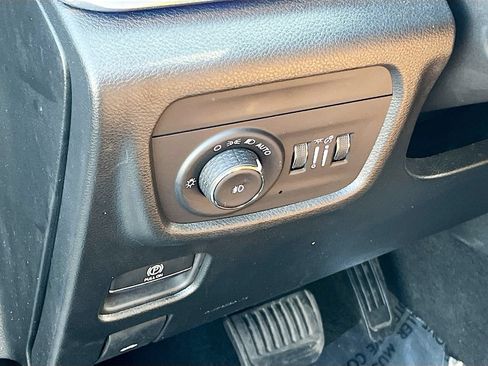 Used 2024 Jeep Grand Cherokee Summit AWD/4WD image 10