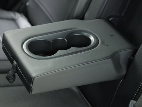 Used 2022 Volkswagen Atlas Cross Sport SEL image 35