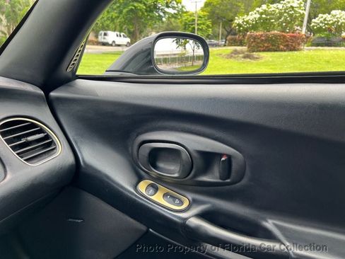 Used 1998 Chevrolet Corvette Coupe w/ Roof Pkg RWD image 43