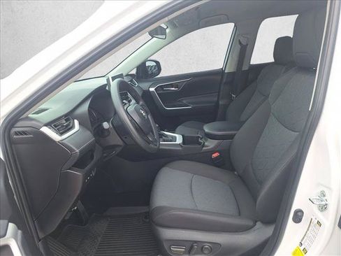 Used 2025 Toyota RAV4 XLE AWD/4WD image 10