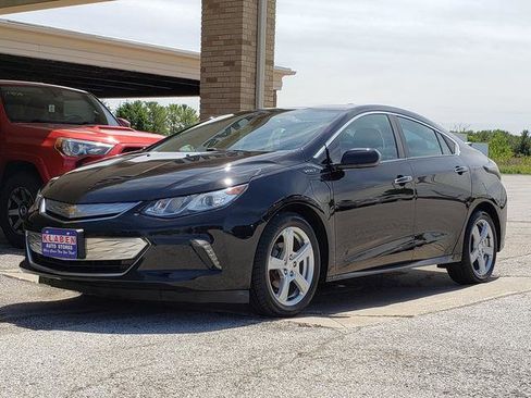 Used 2018 Chevrolet Volt LT w/ Comfort Package FWD image 1