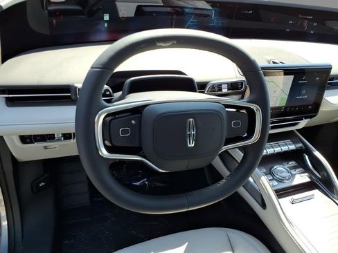 New 2026 Lincoln Nautilus Premier AWD/4WD image 21