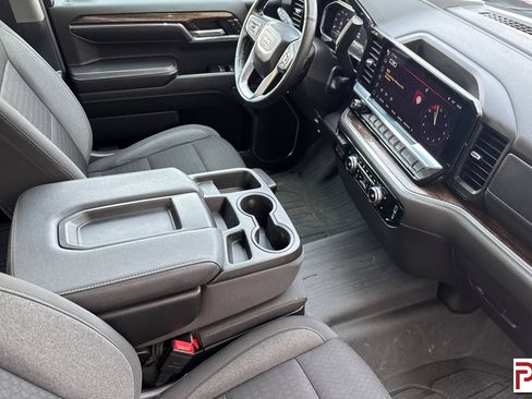 Used 2024 GMC Sierra 1500 Elevation AWD/4WD image 17