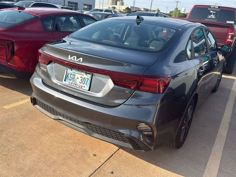 Used 2024 Kia Forte LXS w/ LXS Technology Package FWD image 8