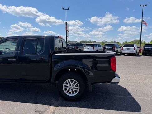 Used 2019 Nissan Frontier SV AWD/4WD image 8