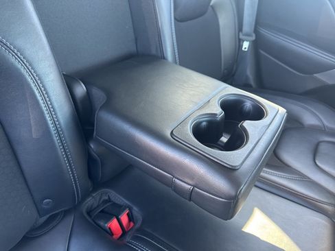 Used 2019 Jeep Cherokee Latitude Plus w/ Comfort/Convenience Group image 23