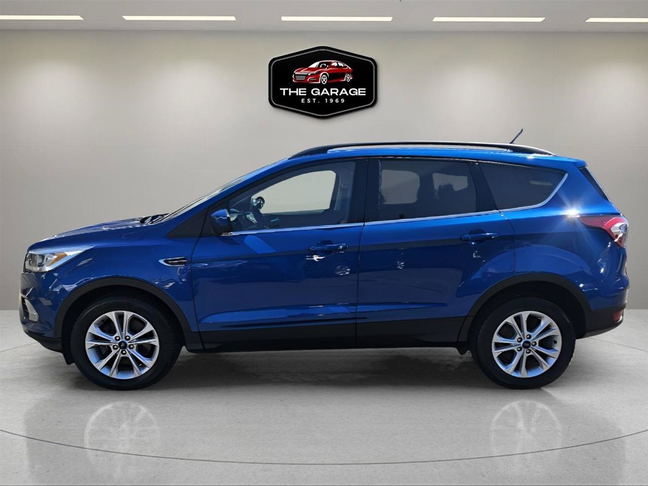 Used 2018 Ford Escape SEL w/ Ford Safe & Smart Package AWD/4WD image 3