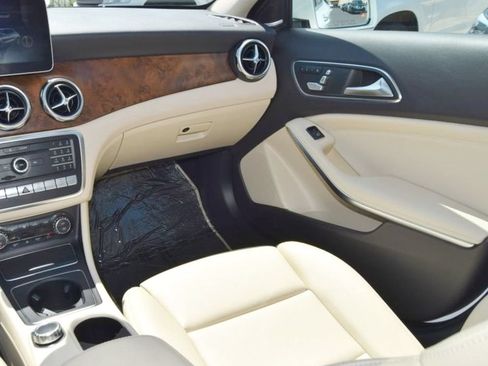 Used 2019 Mercedes-Benz GLA 250 4MATIC image 31