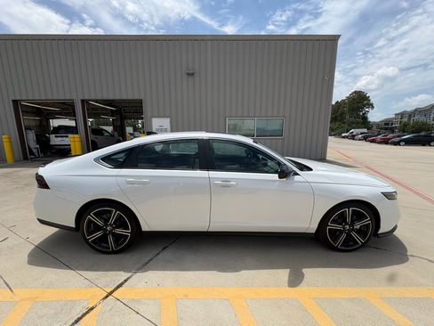 Certified 2024 Honda Accord Sport image 9