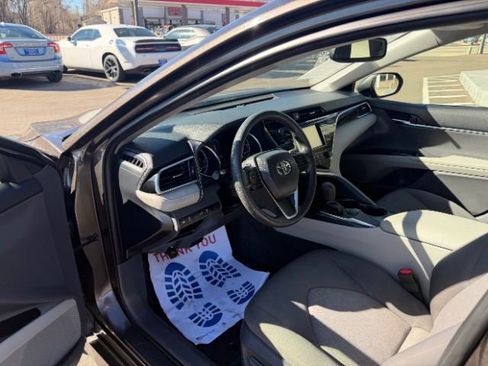 Used 2018 Toyota Camry LE w/ Moonroof Package image 26