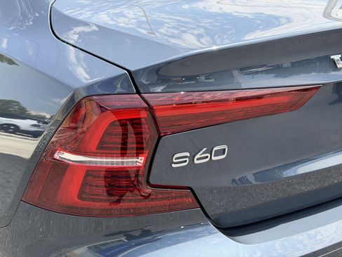 Used 2021 Volvo S60 T5 Inscription FWD image 9