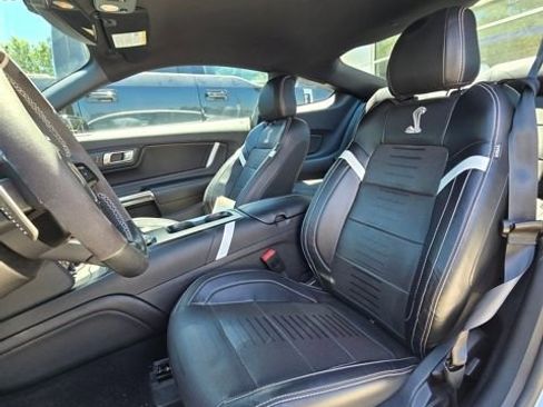 Used 2021 Ford Mustang Shelby GT500 w/ Technology Package RWD image 15