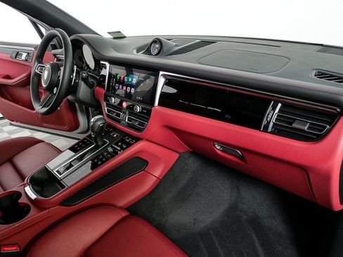 New 2026 Porsche Macan S image 25