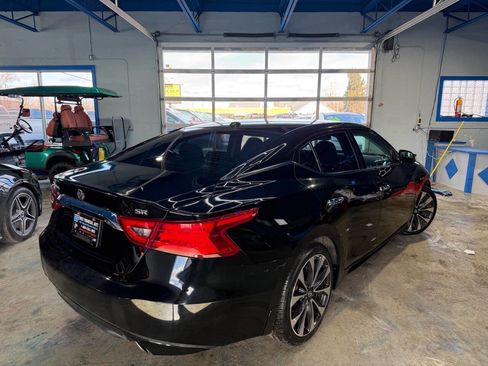 Used 2016 Nissan Maxima SR image 2