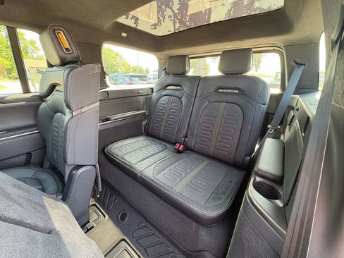 Used 2024 Rivian R1S Adventure AWD/4WD image 30