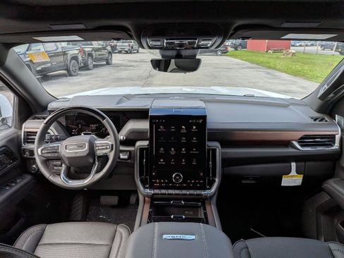 New 2026 GMC Yukon Denali w/ Advanced Technology Package AWD/4WD image 21