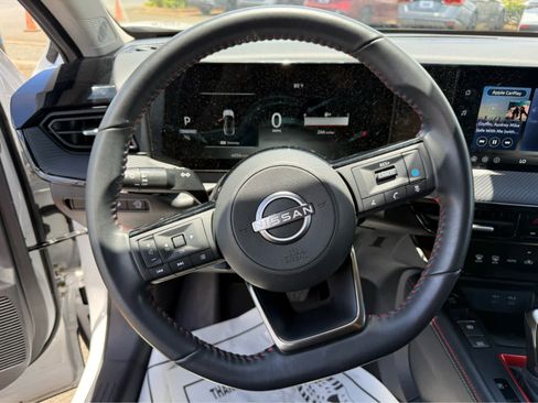 Used 2026 Nissan Kicks SR FWD image 6