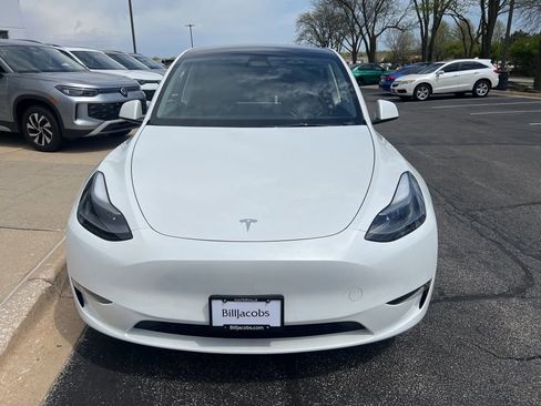 Used 2023 Tesla Model Y Performance image 9