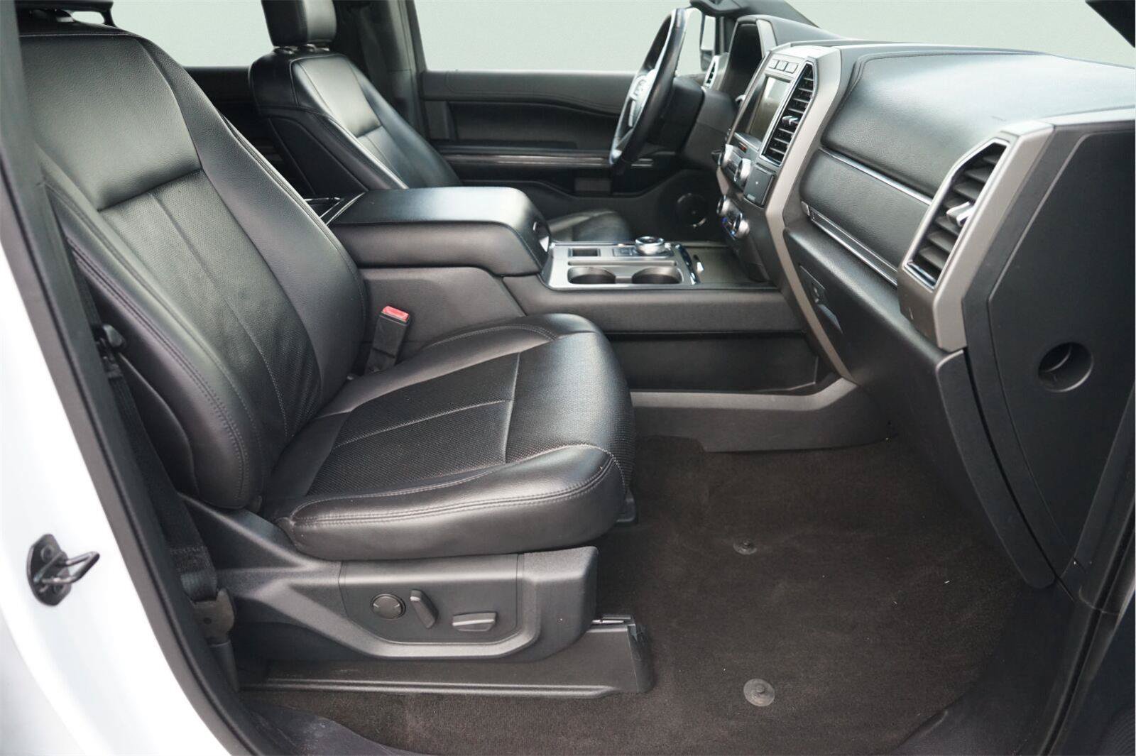 Used 2020 Ford Expedition Max XLT w/ Equipment Group 202A RWD image 21