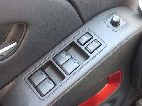 Used 2025 Nissan Frontier PRO-4X w/ Pro Premium Package image 34