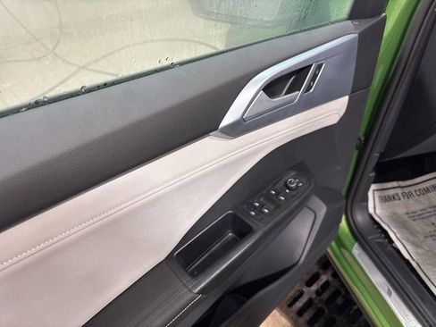 New 2025 Volkswagen Taos SE image 5