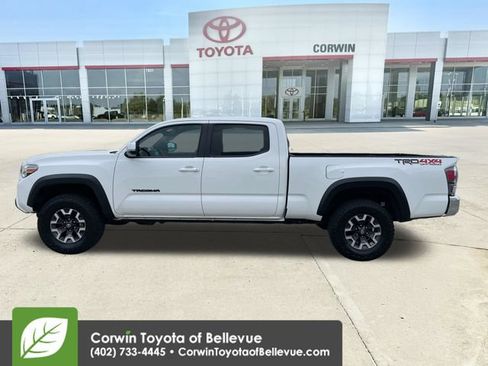 Used 2020 Toyota Tacoma TRD Off-Road w/ Blackout Package AWD/4WD image 2
