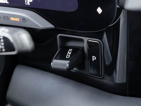 Certified 2023 Porsche Taycan image 18