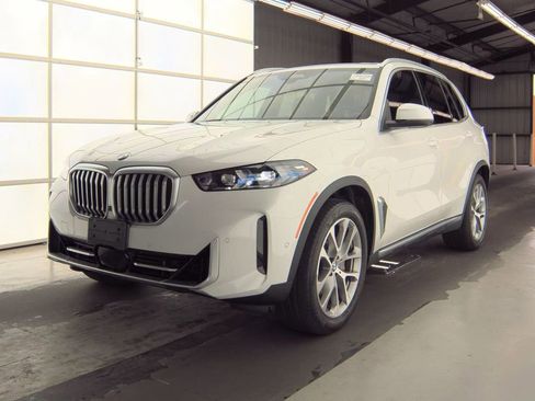 Used 2024 BMW X5 xDrive40i w/ Premium Package AWD/4WD image 1
