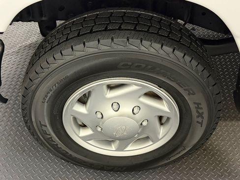 Used 2013 Ford E-350 and Econoline 350 Extended Super Duty RWD image 21