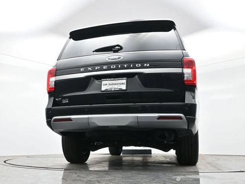 Used 2024 Ford Expedition XLT image 32