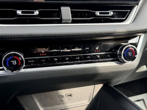 New 2026 Chevrolet Equinox LT w/ Convenience Package II image 23