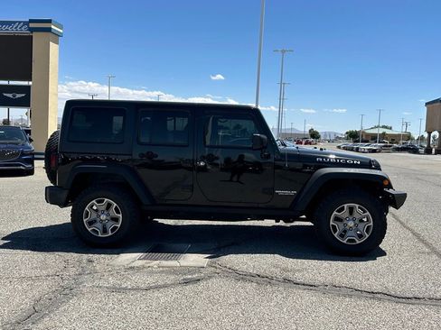 Used 2017 Jeep Wrangler Unlimited Rubicon w/ Cold Weather Group AWD/4WD image 7