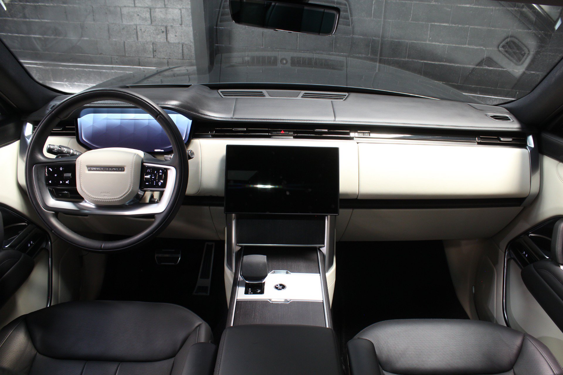 Used 2024 Land Rover Range Rover Long Wheelbase SE AWD/4WD image 29