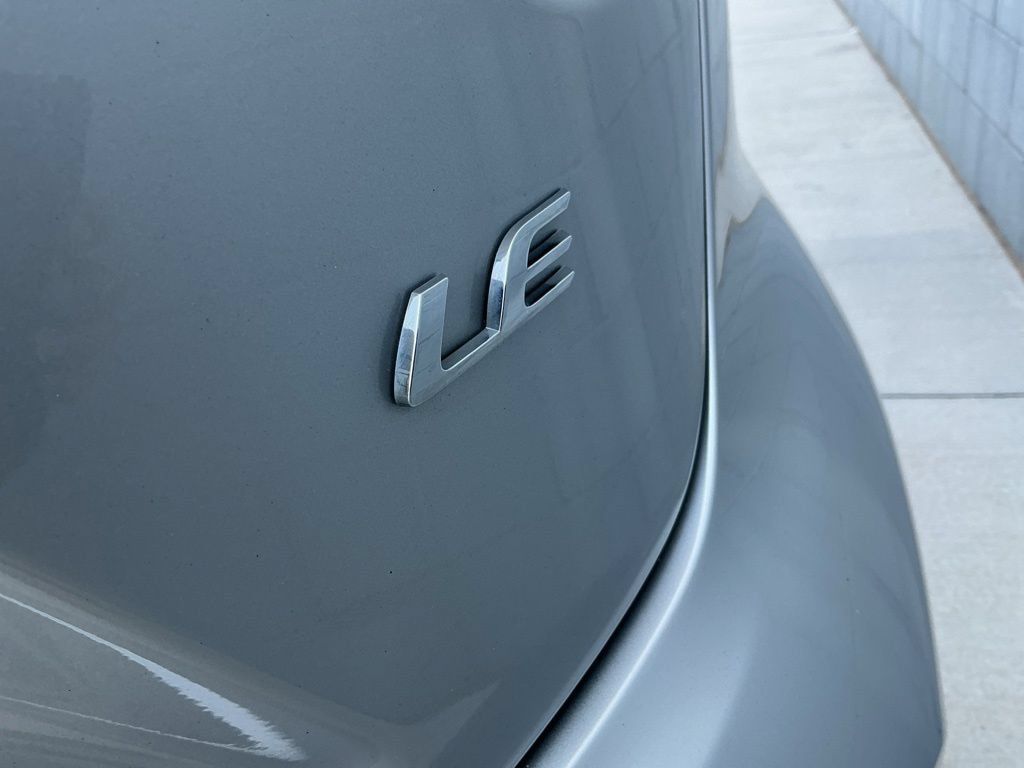 Used 2025 Toyota Corolla LE FWD image 9