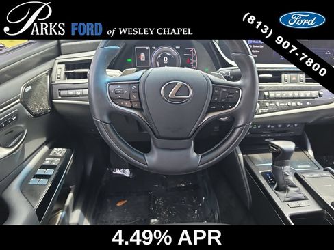 Used 2022 Lexus ES 300h Ultra Luxury w/ Accessory Package 2 FWD image 13