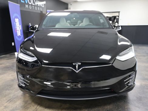 Used 2020 Tesla Model X image 5