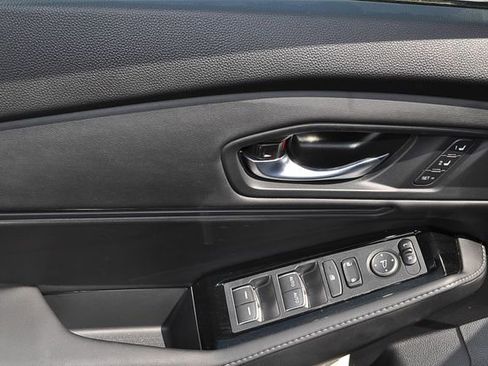Used 2023 Honda Accord Touring image 12