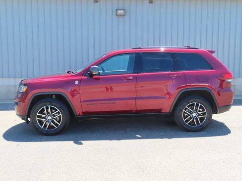 Used 2018 Jeep Grand Cherokee Trailhawk w/ Trailhawk Luxury Group AWD/4WD image 11