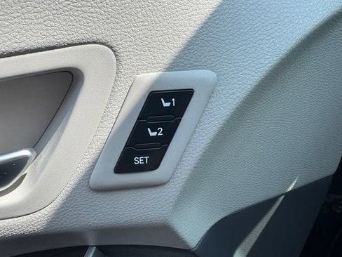 Used 2021 Toyota Sienna Limited AWD/4WD image 24
