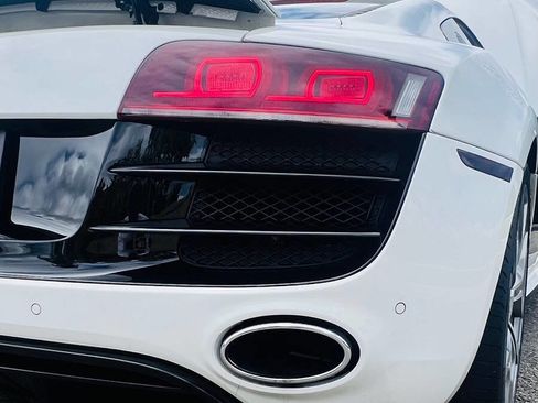 Used 2011 Audi R8 V10 AWD/4WD image 21