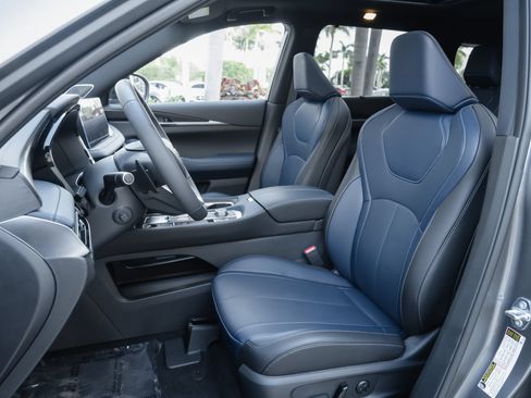 Certified 2026 INFINITI QX60 Sport w/ Dark Cargo Package AWD/4WD image 8