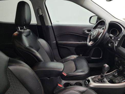 Used 2018 Jeep Compass Latitude w/ Popular Equipment Group image 21