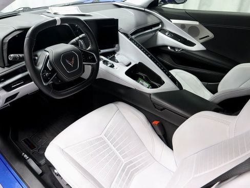 Used 2021 Chevrolet Corvette Stingray Premium Cpe w/ Z51 Performance Package image 26