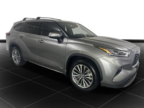 Used 2025 Toyota Highlander Limited AWD/4WD image 7