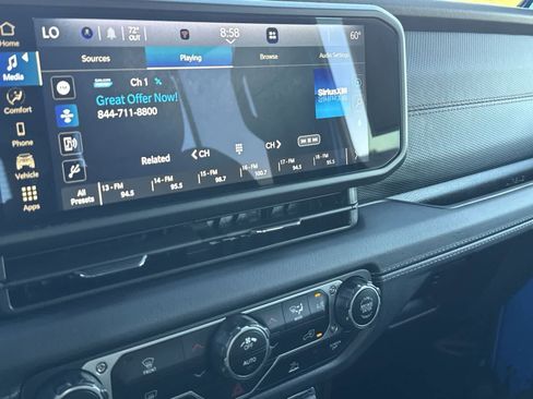 Used 2025 Jeep Wrangler Rubicon image 19