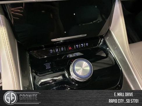 Used 2023 Jeep Wagoneer Base w/ Convenience Group I image 23