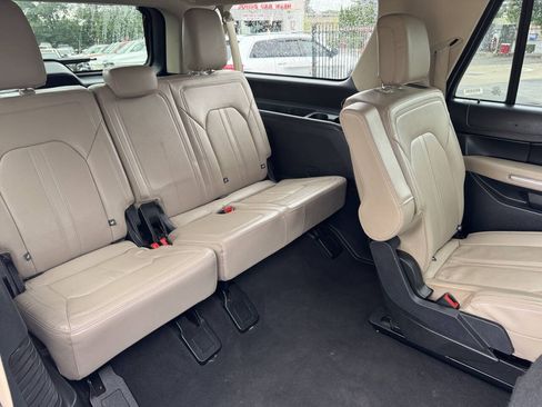 Used 2024 Ford Expedition Max Limited AWD/4WD image 17