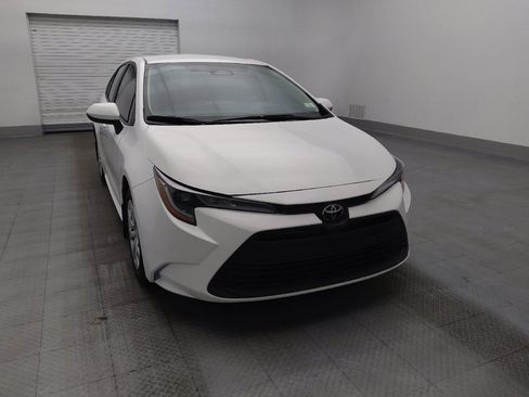 Used 2025 Toyota Corolla LE FWD image 14