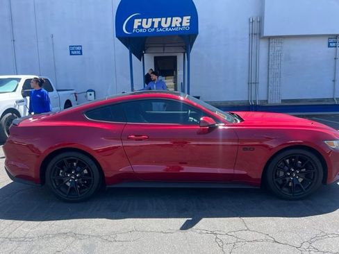 Used 2017 Ford Mustang GT Premium w/ Black Accent Package RWD image 5
